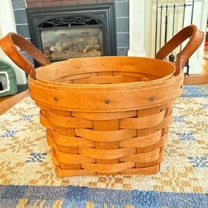 Longaberger Small Round Basket. Leather handles. Vintage 1990 signed. 4” x 5.5”
